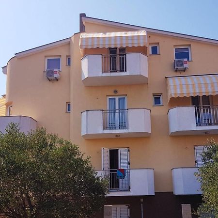 Apartmani Lili Sukosan Exterior photo