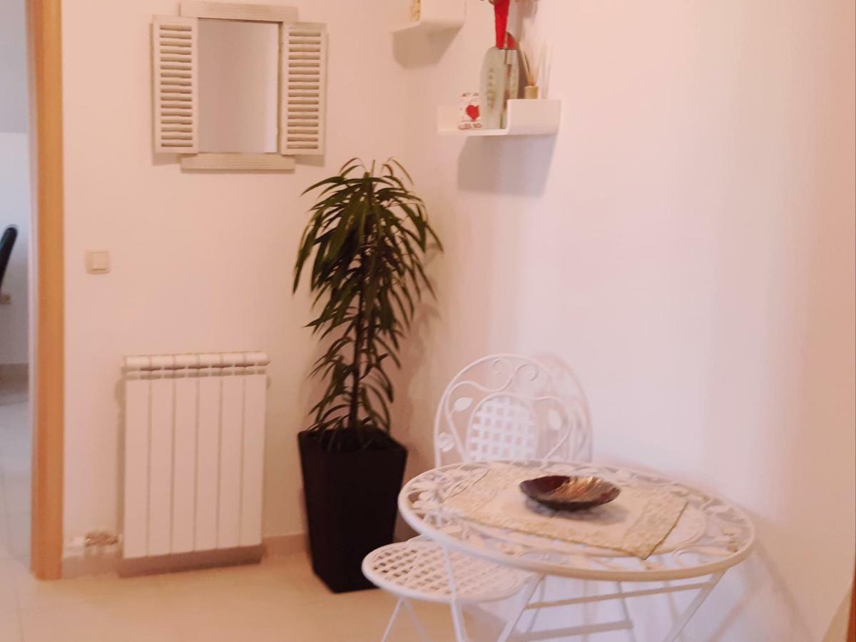 Apartmani Lili Sukosan Exterior photo